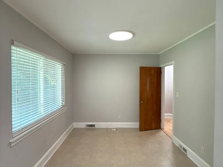 932 Hickory Nut St — Photo 11