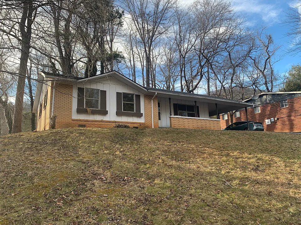 8 Waters Rd