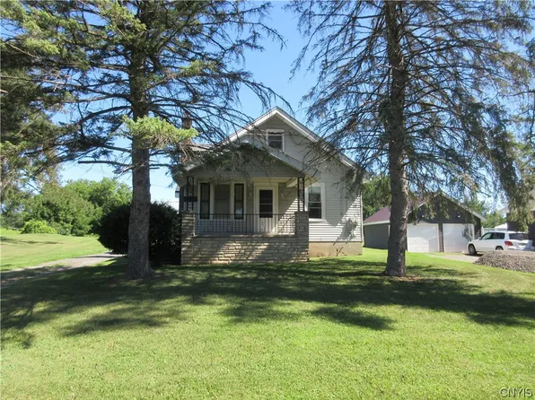 9141 River Rd, Marcy, NY 13403