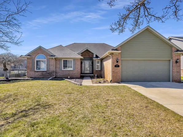 67839 Pinewood Ln, Richmond, MI 48062