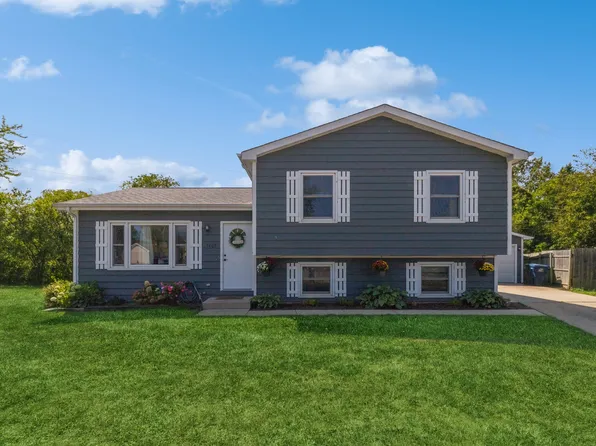 1409 Lizabeth Ln, Waukegan, IL 60087