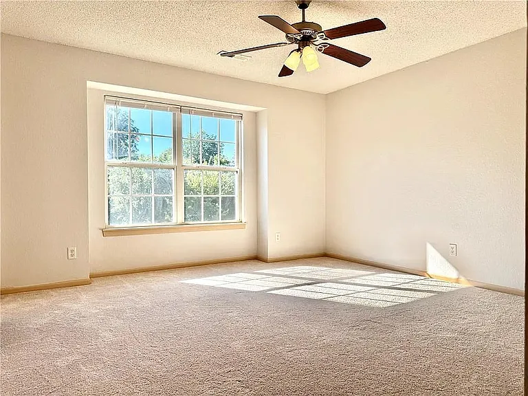 2928 S Harvard Ave — Photo 11