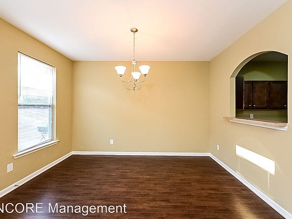3rd image of 3042 Bonnes Dr