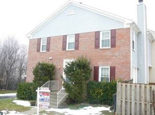 8329 Ridge Crossing Ln, Springfield, VA 22152