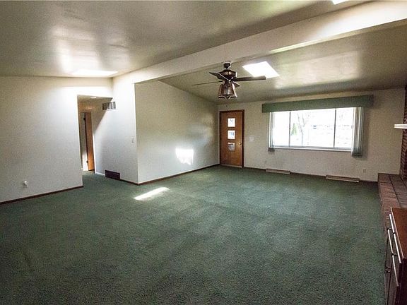 5th image of 4127 Rosehill Dr