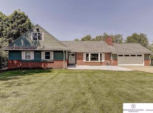 502 Skyline Dr, Elkhorn, NE 68022