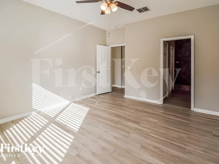 722 Parsons Pointe St — Photo 7