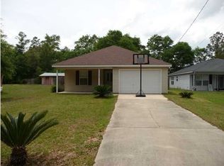 5130 Lake Dr, Crestview, FL 32539