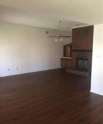 4th image of 971 Holly Ln