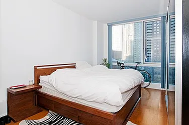 Rented by R New York