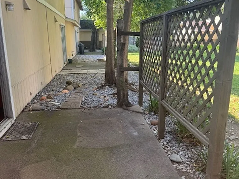 602 Parsons Dr #A-H — Photo 2