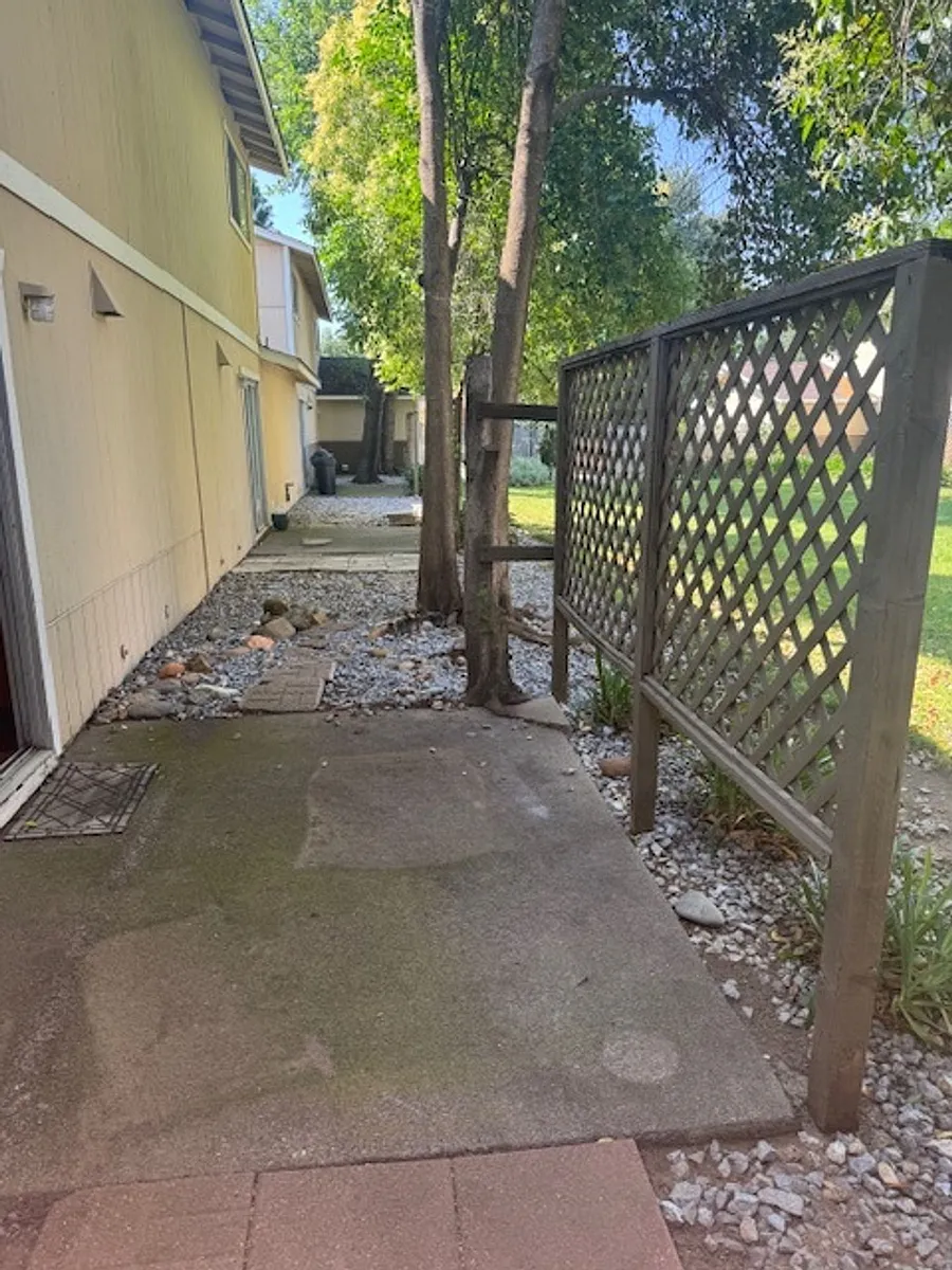 Building Photo - 602 Parsons Dr #A-H