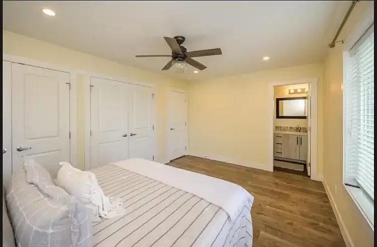3 bed, 2.0 bath, 1100 sqft, $2,700 — Photo 1