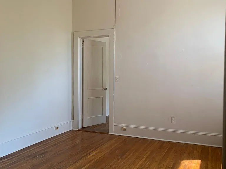 1225 Highland Ave #9 — Photo 6