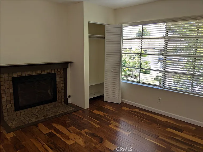 38 Exeter — Photo 8