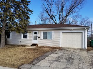 627 Belmont Dr, Romeoville, IL 60446