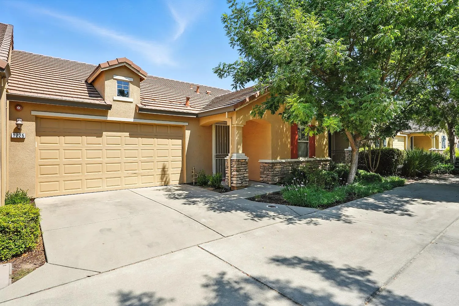 1225 Marseille Ln photo 1