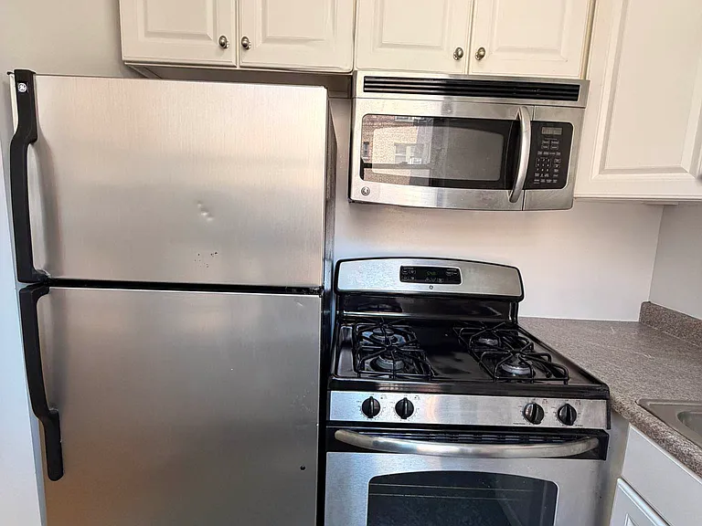 11880 Metropolitan Ave #4EE — Photo 8