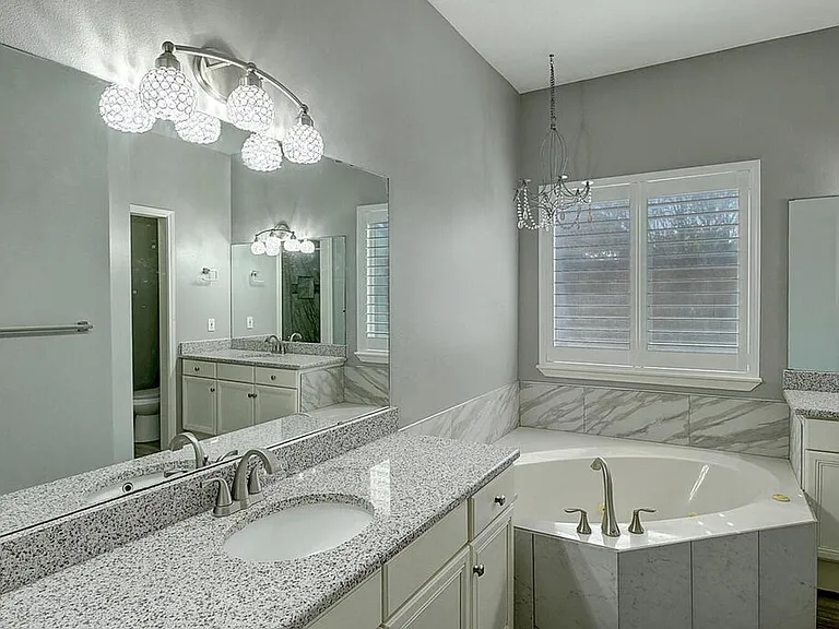 7642 Dallas St — Photo 30