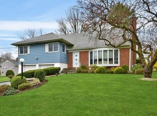 60 Andrew Ln, New Rochelle, NY 10804