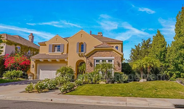 26155 Lone Rock Ct — Photo 1