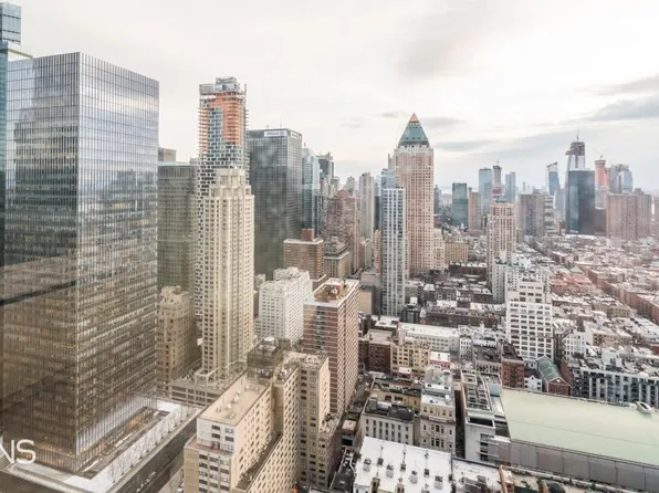 322 W 57th St APT 54T2, New York, NY 10019