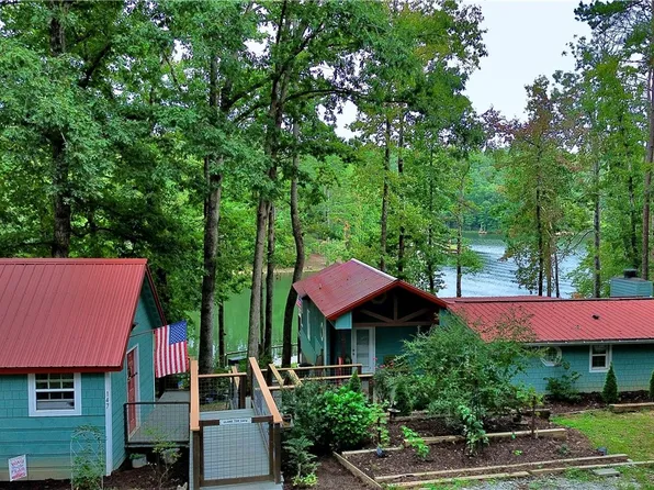 147 Lakeside Dr, Mountain Rest, SC 29664