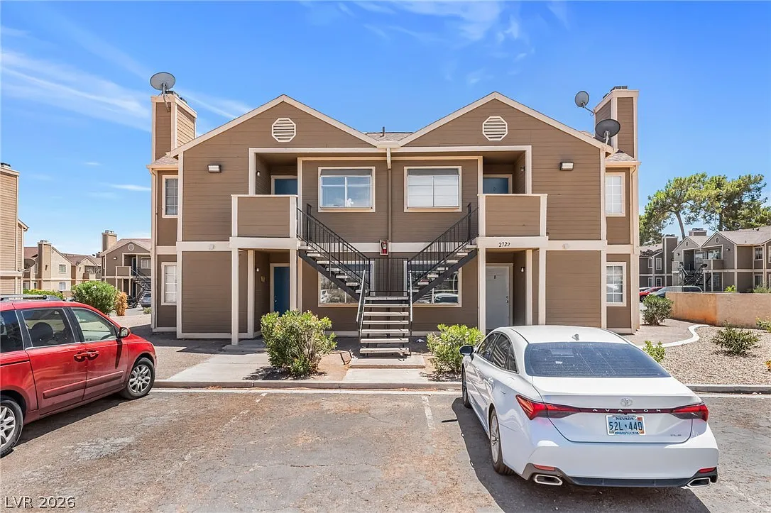 2 bed, 1.0 bath, 3112 sqft, $950 — Photo 1