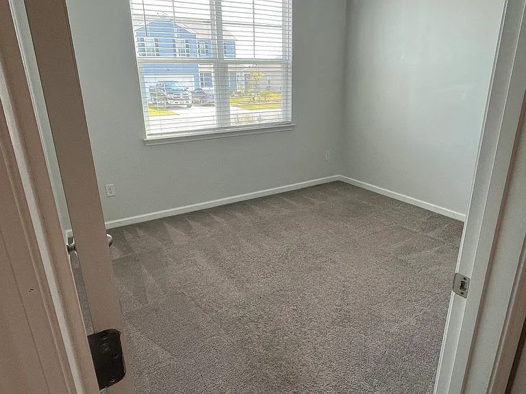 920 Blue Point Dr — Photo 5