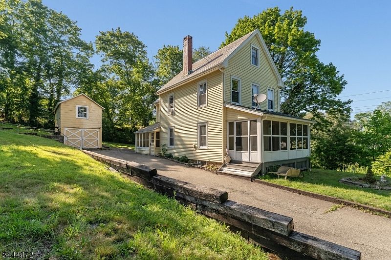 1st image of 9 Central St