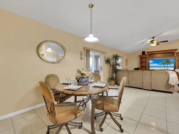 6927 NW Brookhaven Avenue N, Port St Lucie, FL 34983