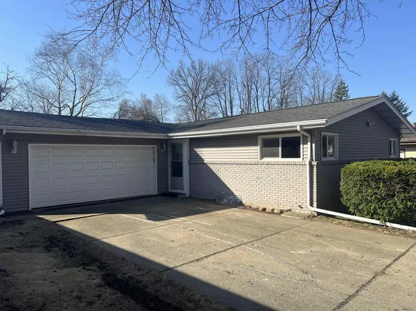 3823 Pleasant Valley Blvd, Rockford, IL 61114