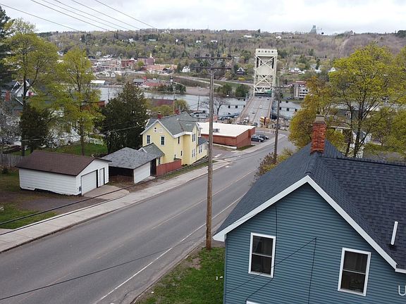 3rd image of 305 Bridge St