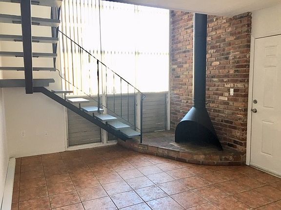 4th image of 134 Salamanca Ave #15B