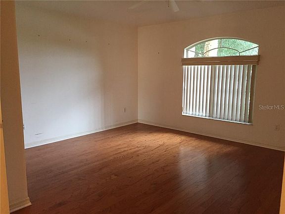 5th image of 115 Glen Abbey Ln
