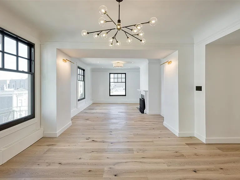 2145 Franklin St #4 — Photo 6