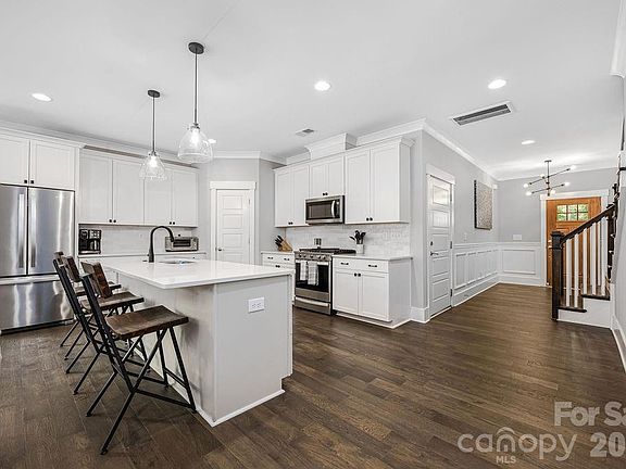 5th image of 2311 Marlowe Ave