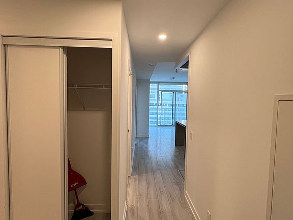 3rd image of 33 Helendale Ave #1407