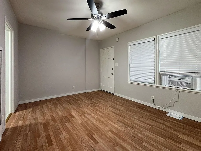 MMR - 1433 Miramar — Photo 3