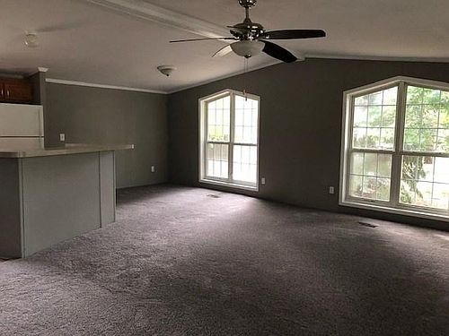 3rd image of 9 Northwood Dr