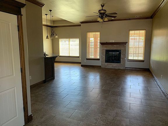 3rd image of 1325 Saddle Rock Dr