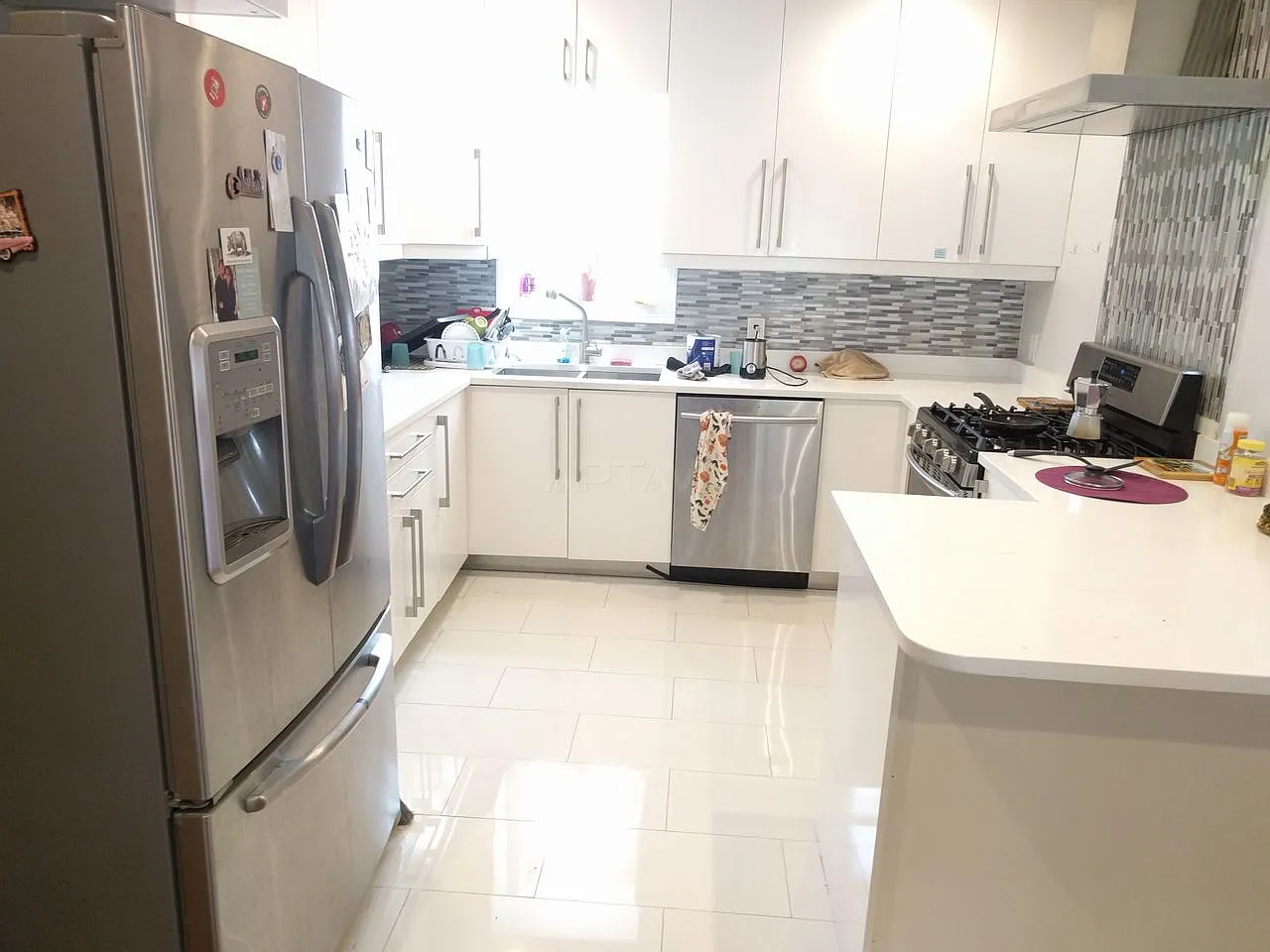 Ball Square area, 5 bedroom, 2 bathroom apartment — Photo 3