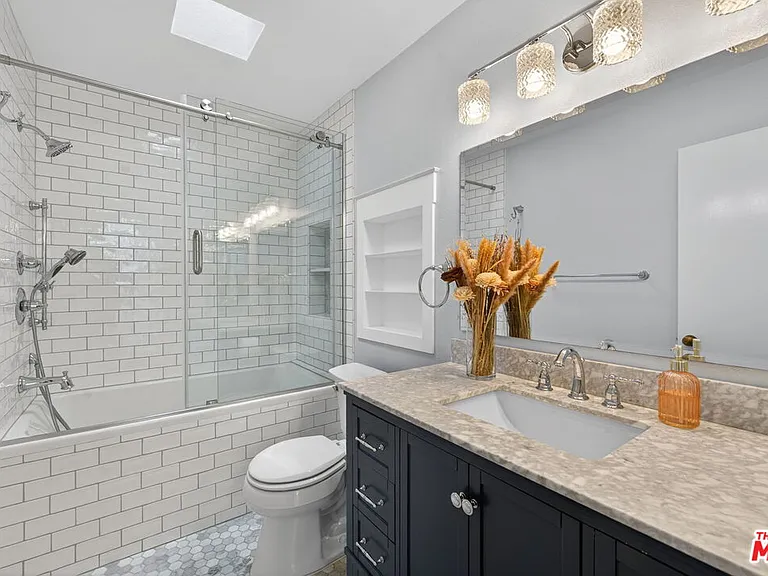 8611 Burton Way #4 — Photo 46