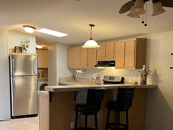 3rd image of 2540 Anita Ave