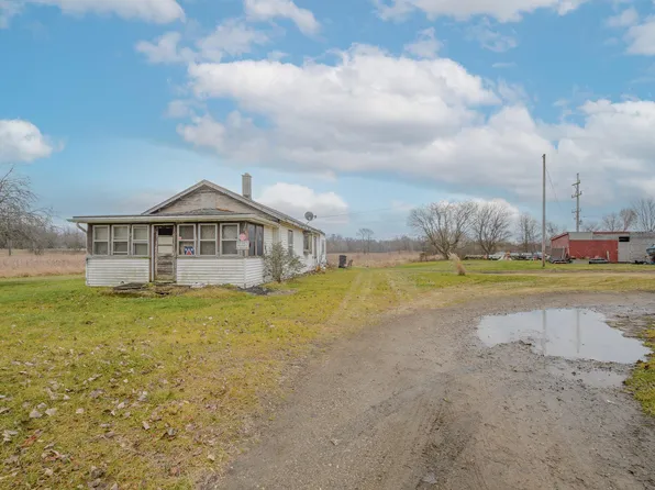 7001 Coon Hill Rd, Munith, MI 49259