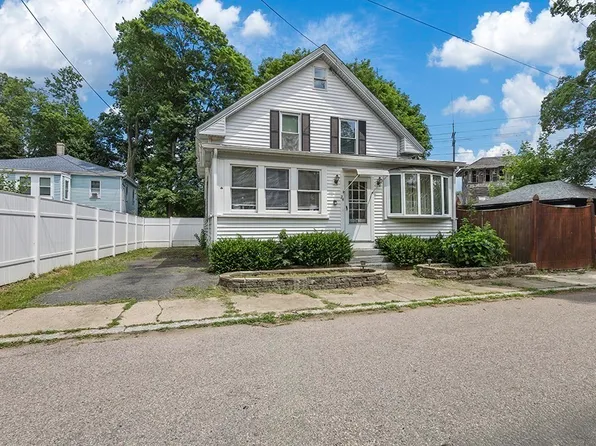 24 Perrin St, Attleboro, MA 02703