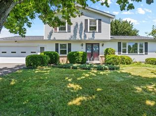 190 Marlbank Dr, Rochester, NY 14612