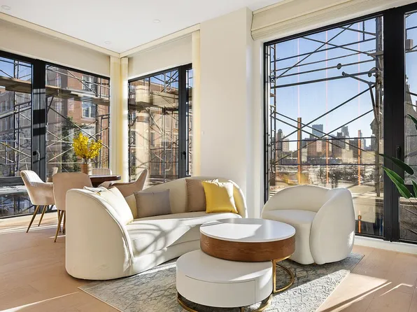 31-16 21st St #5C, Astoria, NY 11106