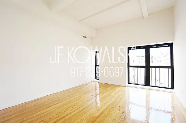 Rented by R New York | media 7