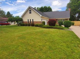 1201 Barbeau Dr, Saginaw, MI